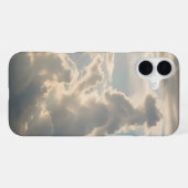 Coque iPhone 16 Plus Formations de nuages en blanc et gris doux (Verso Horizontal)