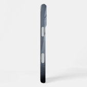Coque iPhone 16 Plus Loup Blanc dans une Forêt Brumeuse (Côté droit)