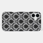 Coque iPhone 16 Plus Motif Damassé Rococo Noir sur Gris (Verso Horizontal)
