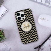Coque iPhone 16 Plus Noir Chevron Silver Monogramme or