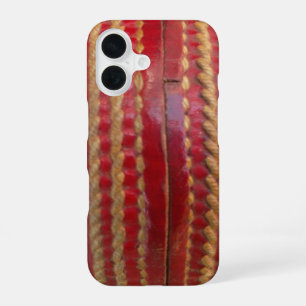 Coque iPhone 16 Point de couture cramoisie : Gros plan sur le cœur