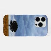 Coque iPhone 16 Pro Arbre dans un champ vide (Verso Horizontal)