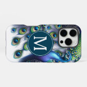 Coque iPhone 16 Pro Élégant paon monogramme (Verso Horizontal)