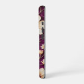 Coque iPhone 16 Pro Fleurs crème sur fond violet texturé (Côté gauche)