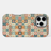 Coque iPhone 16 Pro Max Aspect vieilli et quilté patchwork (Verso Horizontal)