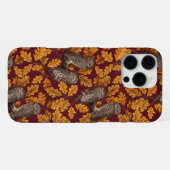 Coque iPhone 16 Pro Max Chouettes d'automne sur rouge foncé (Verso Horizontal)