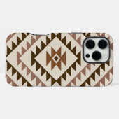 Coque iPhone 16 Pro Max Conception de motif diamant aztèque Brun+Crème (Verso Horizontal)