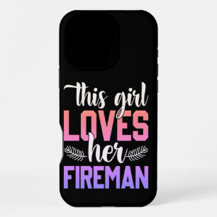 Coque iPhone 16 Pro Max Fille montre de l'amour pour son partenaire pompie
