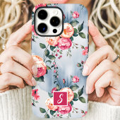 Coque iPhone 16 Pro Max Fleurs monogrammes roses et pêche