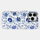 Coque iPhone 16 Pro Max Jacobean Floral Big Motif Blues sur blanc (Verso Horizontal)