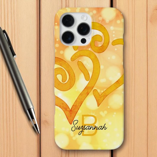 Coque iPhone 16 Pro Max Jaune Beurre Bokeh Or Monogramme Cœur Chaîné