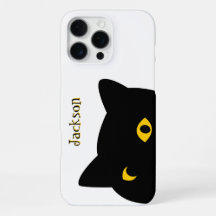 Le chat noir vous regardant avec des yeux dorés pe
