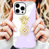 Coque iPhone 16 Pro Max Marbre Pastel Violet Monogramme Ananas Doré