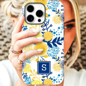 Coque iPhone 16 Pro Max Monogramme Initial Floral Jaune et Bleu
