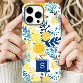Coque iPhone 16 Pro Max Monogramme Initial Floral Jaune et Bleu