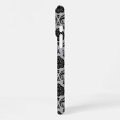 Coque iPhone 16 Pro Max Motif Damassé Rococo Noir sur Gris (Côté gauche)
