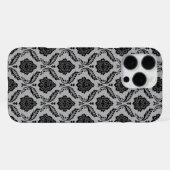 Coque iPhone 16 Pro Max Motif Damassé Rococo Noir sur Gris (Verso Horizontal)