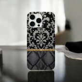 Coque iPhone 16 Pro Max noir Classic Damask Luxe