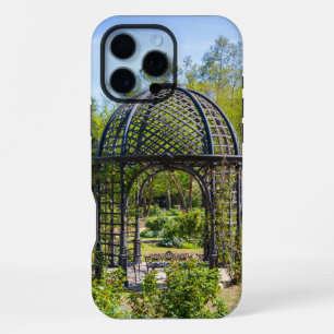 Coque iPhone 16 Pro Max un belvédère dans un magnifique paysage de jardin