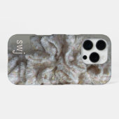 Coque iPhone 16 Pro Monogram Pastel Boho Neutral Gold Cream Ruffle (Verso Horizontal)