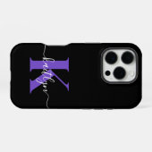 Coque iPhone 16 Pro Monogramme de script moderne violet noir (Verso Horizontal)