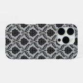 Coque iPhone 16 Pro Motif Damassé Rococo Noir sur Gris (Verso Horizontal)