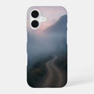 Coque iPhone 16 Sentier de montagne brumeux à l'aube