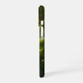 Coque iPhone 16 Sentier forestier ensoleillé (Côté gauche)