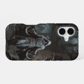 Coque iPhone 16 Shadow Hunt – Guerrier Rogue de la Forêt (Verso Horizontal)