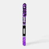 Coque iPhone 16 Taches de léopard noir et violet Glam Monogramme (Côté droit)