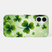 COQUE iPhone 16 TONS DE SHAMROCKS DE CLOVER IRLANDAIS VERT (Verso Horizontal)
