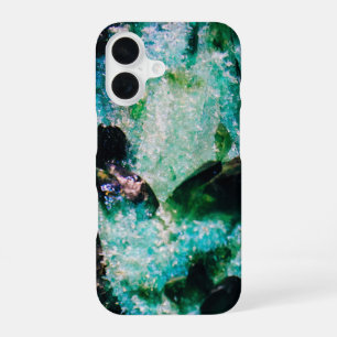 Coque iPhone 16 Une Aura d'Emeraudes
