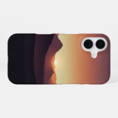 Coque iPhone 16 Vintage Desert Mountains at Sunrise (Verso Horizontal)