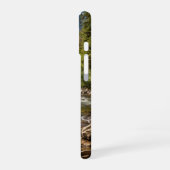 Coque iPhone 16 Vue de rivière alpine (Côté gauche)