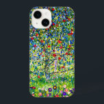 Coque Pour iPhone 14 Arbre pomme Gustav Klimt<br><div class="desc">coque iphone avec la peinture de Gustav Klimt Apple Tree,  I (1912). Un pommier rouge coloré se dresse dans un champ vert de fleurs violettes,  roses,  jaunes et blanches. Un cadeau parfait pour les amateurs d'art Art Nouveau et autrichien.</div>