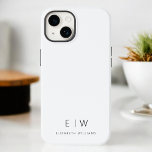 Coque Pour iPhone 14 Classic Élégant Moderne Minimaliste Nom Monogramme<br><div class="desc">Élevez votre smartphone avec notre coque iphone de nom Monogramme minimaliste moderne classique élégant. Ce coque méticuleusement conçu allie élégance intemporelle et minimalisme contemporain. Conçu à la perfection, il protège non seulement votre appareil, mais ajoute également une touche de style personnalisé. Les options de personnalisation de monogramme et de nom...</div>