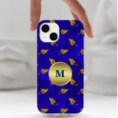 Coque Pour iPhone 14 Feuilles dorées sur velours bleu monogrammé