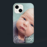 Coque Pour iPhone 14 Hi Baby Photo Chic White Script Personnalisé Nouve<br><div class="desc">La typographie blanche chic superposition de Hi Baby et votre belle photographie de nouveau-né sur cette petite photo simple iPhone 14 coque. Un modèle photo parfait pour un bébé ou une petite fille sur cette jolie boîte téléphonique minimaliste.</div>