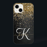 Coque Pour iPhone 14 Monogramme à étincelle noire à Parties scintillant<br><div class="desc">Personnalisez facilement ce design élégant et branché de boîtier de téléphone avec une jolie parties scintillant dorée brillante sur un arrière - plan métallique brossé noir.</div>
