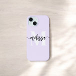 Coque Pour iPhone 14 Monogramme Brush Calligraphie violet<br><div class="desc">monogramme de serif gras combiné avec calligraphie manuscrite brosse.</div>