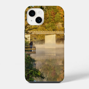 Coque Pour iPhone 14 Pêche d'automne au lac Springfield