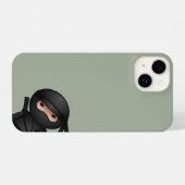 Coque Pour iPhone 14 Petit Ninja Peeking sur Sage Green (Verso Horizontal)