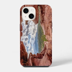 Coque Pour iPhone 14 Pikes Peak à travers un trou dans la roche