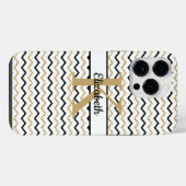 Coque Pour Pour iPhone 14 Pro Max Monogramme Nom Initial Noir Or Chevron Zig Zag (Verso Horizontal)