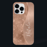 Coque Pour Pour iPhone 14 Pro Max Parties scintillant métal Rose or personnalisé<br><div class="desc">Personnalisez facilement ce boîtier rose en métal brossé or et en faux parties scintillant glamour à motif de téléphone avec votre propre nom personnalisé.</div>
