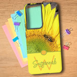 Coque Samsung Galaxy Abeille sur tournesol Lettre initiale Monogramme<br><div class="desc">Cette conception comprend une photographie de gros plan d'une abeille sur un quart d'un tournesol avec une monographie et un nom de lettre initiale. Personnalisez le texte dans les champs modèle, supprimez le texte ou modifiez-le à l'aide de l'outil de conception pour sélectionner une police dans le style, la taille...</div>