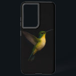 Coque Samsung Galaxy Black 4 Luxe Samsung Galaxy S21 Plus, Flying Bird<br><div class="desc">Ajoutez une touche d'art raffiné à votre technologie quotidienne avec notre Black 4 Luxe Samsung Galaxy S21 Plus Coque avec un oiseau volant en mouvement. Conçue avec une attention minutieuse aux détails, cette composition élégante capture un colibri vert et doré lumineux en plein vol contre un arrière - plan noir...</div>