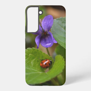 Coque Samsung Galaxy Coccinelle sur fleurs de violettes odorantes
