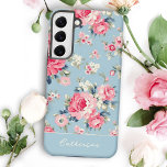 Coque Samsung Galaxy Cottage personnalisé Roses roses sur Arrière - pla<br><div class="desc">Elégant et romantique motif floral transparent avec des roses pastel de style cottage rose avec des fleurs sauvages blancs et roses sur arrière - plan bleu ciel clair. Inclut un élément solide facultatif et un champ de texte modifiable.</div>