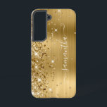 Coque Samsung Galaxy Glitterie or Foil Girl Signature<br><div class="desc">Une parties scintillant en or brillant imitation filée se met en surbrillance sur le bord gauche avec un papier en métal brossé à l'ombre dorée. La signature girly moderne dispose d'une élégante police de calligraphie blanche avec queues décoratives dans un format vertical. Customisez les styles de police ou déplacez les...</div>